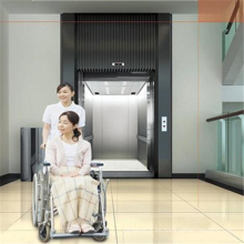 Espacio grande silla de ruedas anciano discapacitado paciente elevador médico